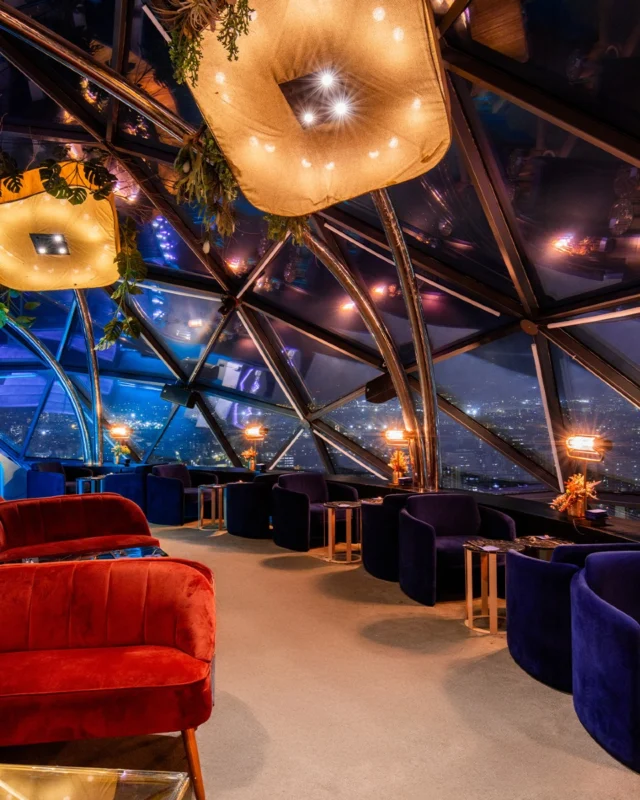 An elevated space for nights that reach new heights.Skyfall is where night kisses the day.👇 Book your experience through the link in bio.#bngrup #cocktails #rooftop #barcelona